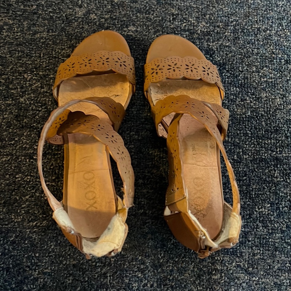 XOXO sandals